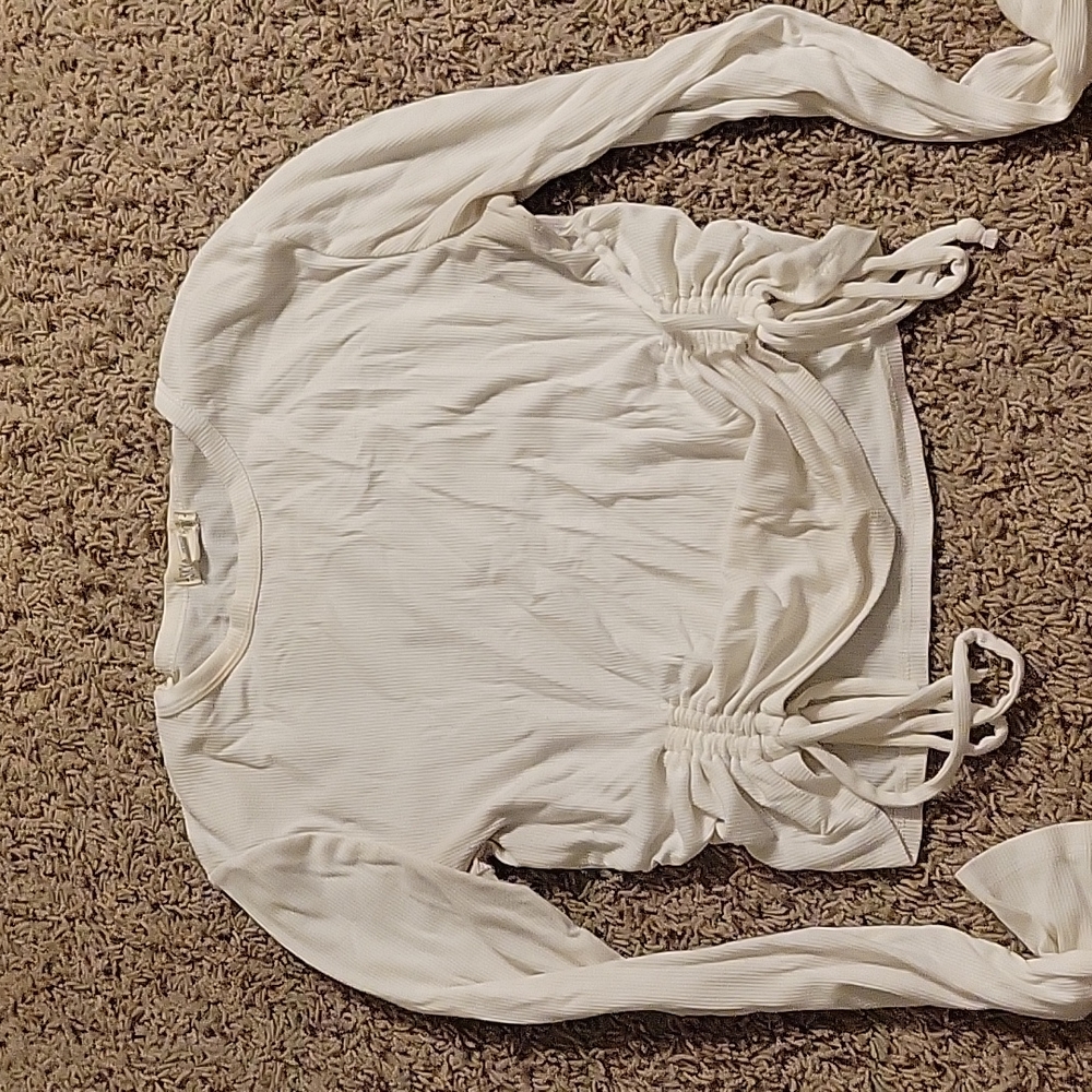 White long sleeve crop top